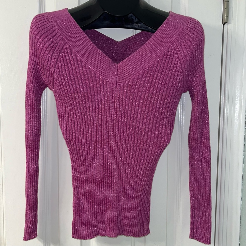New York & Company Y2K Vintage Classic Ribbed
Knit V-neck Sweater Magenta Small